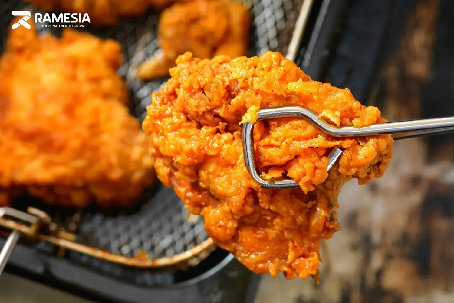 Ayam Goreng Deep Fryer Ayam goreng sebagai hasil olahan deep fryer