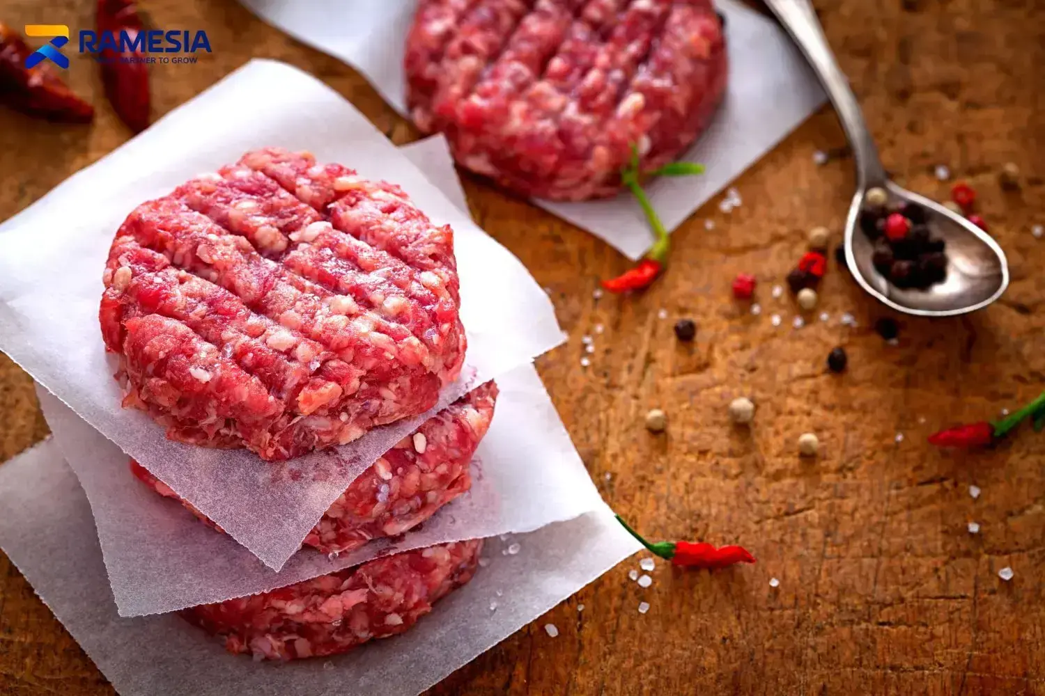 Daging Hamburger Daging hamburger dari olahan daging giling