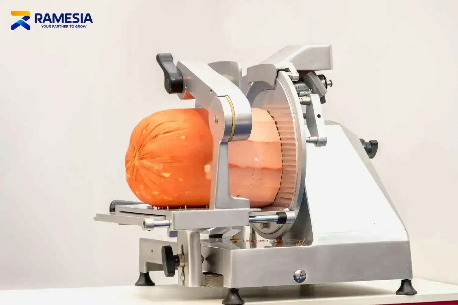 Meat Cutter Mesin meat cutter untuk memotong daging