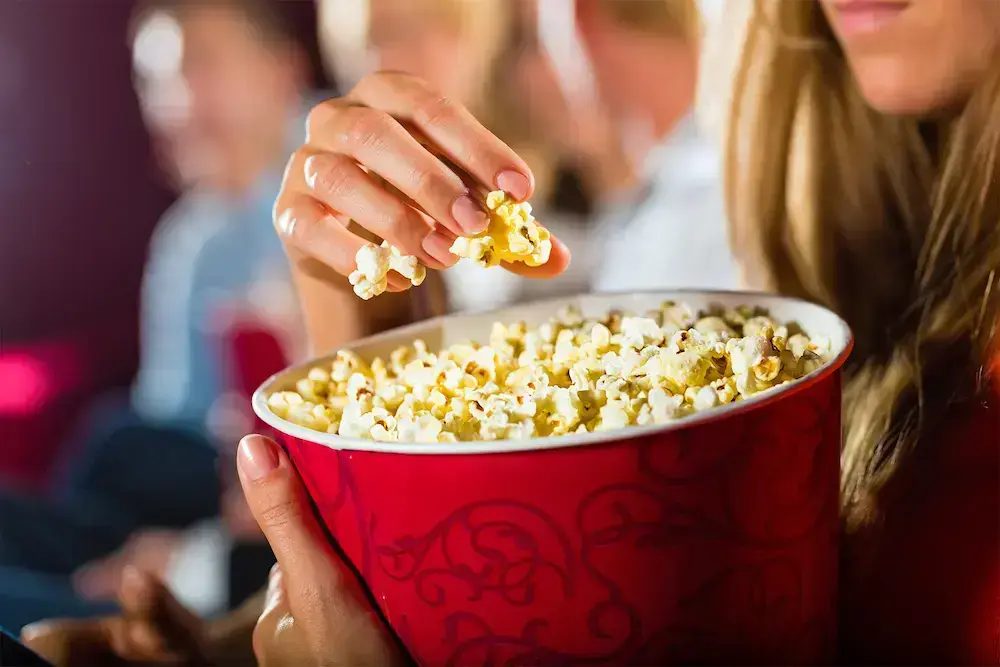 Berondong jagung sebagai hasil olahan mesin popcorn