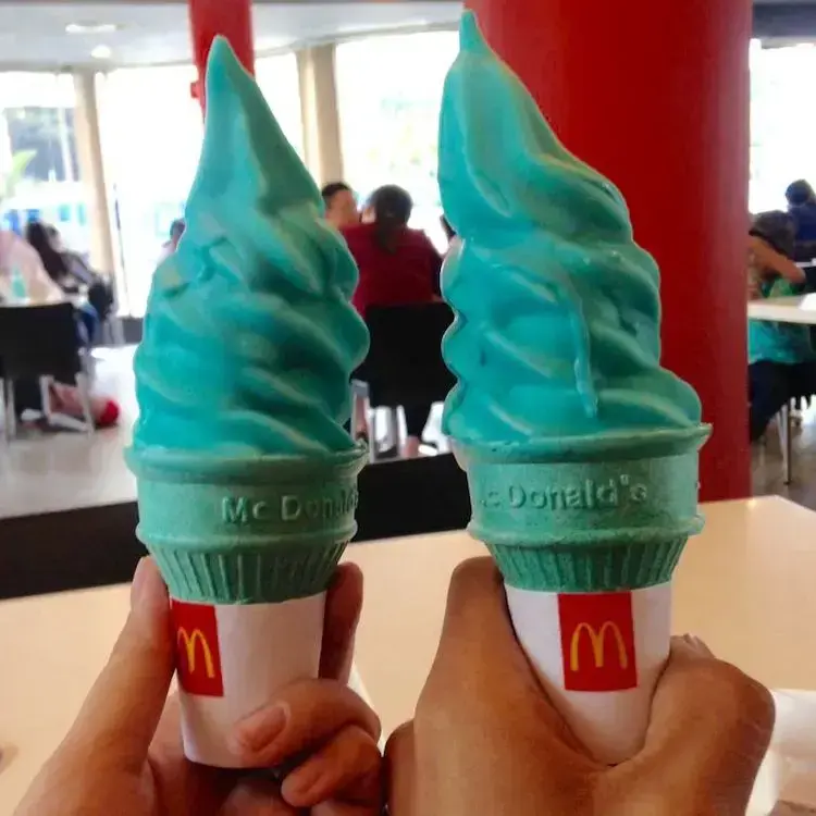 Soft cream matcha untuk sajian es krim