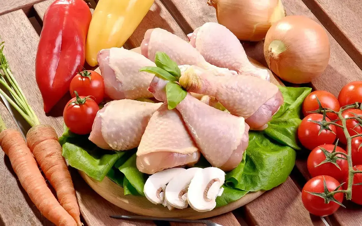 Ayam mentah sebelum proses pengolahan